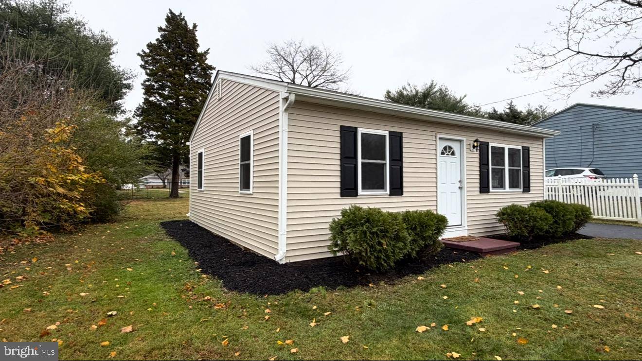 Smyrna, DE 19977,54 LOCUST ST