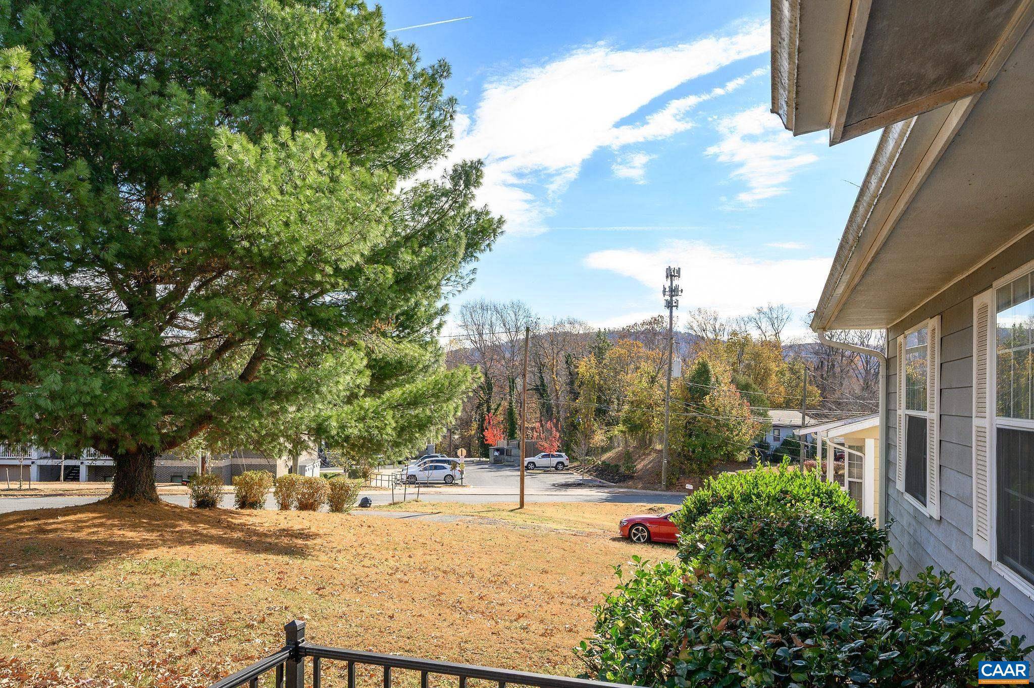 Charlottesville, VA 22902,202 HARTMANS MILL RD