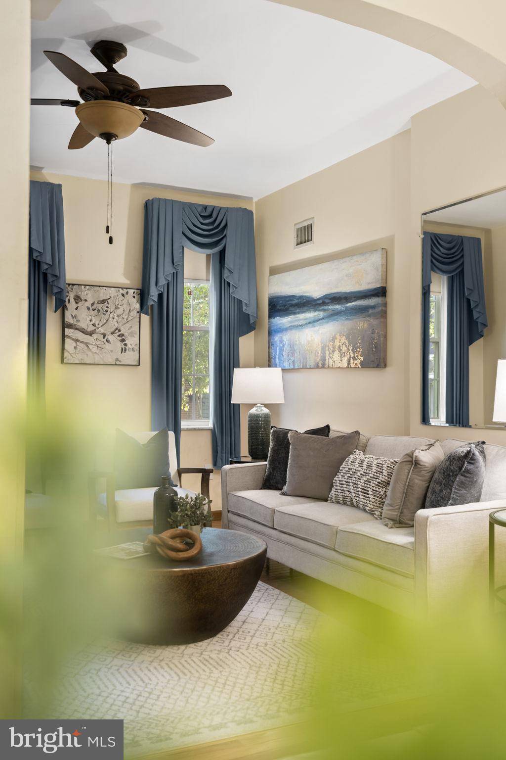 Philadelphia, PA 19147,607 CATHARINE ST