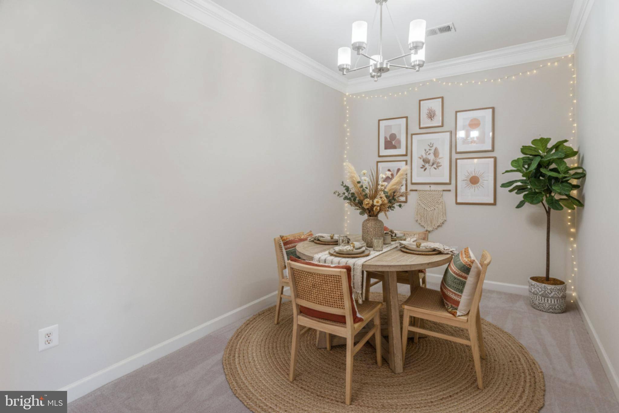 Woodbridge, VA 22191,680 WATERMANS DR #301