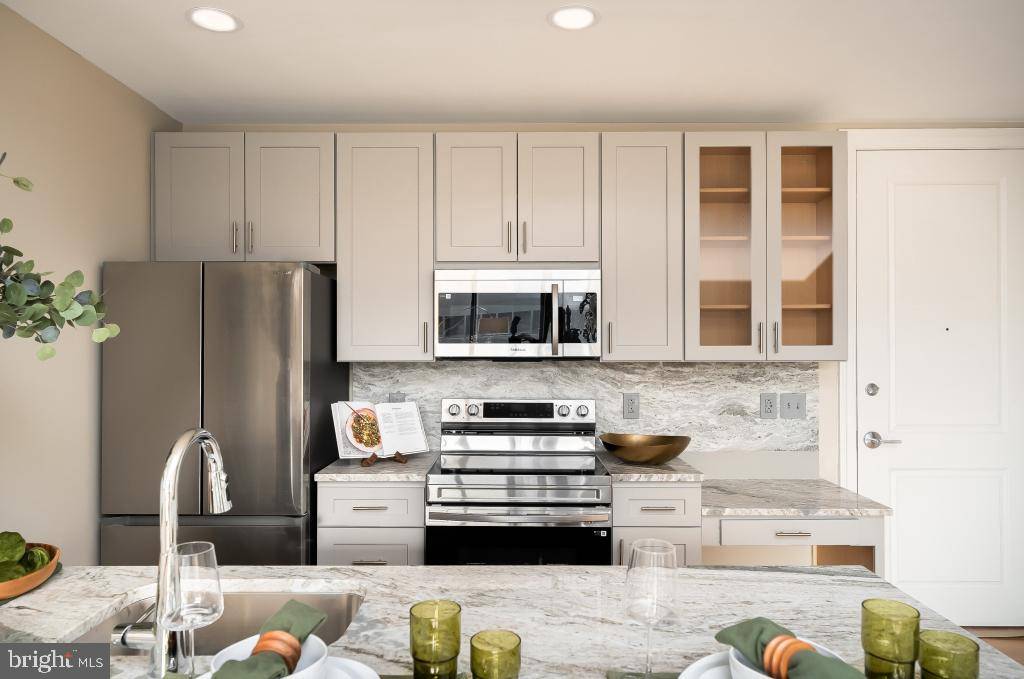 Philadelphia, PA 19103,2301-61 JOHN F KENNEDY BLVD #2014