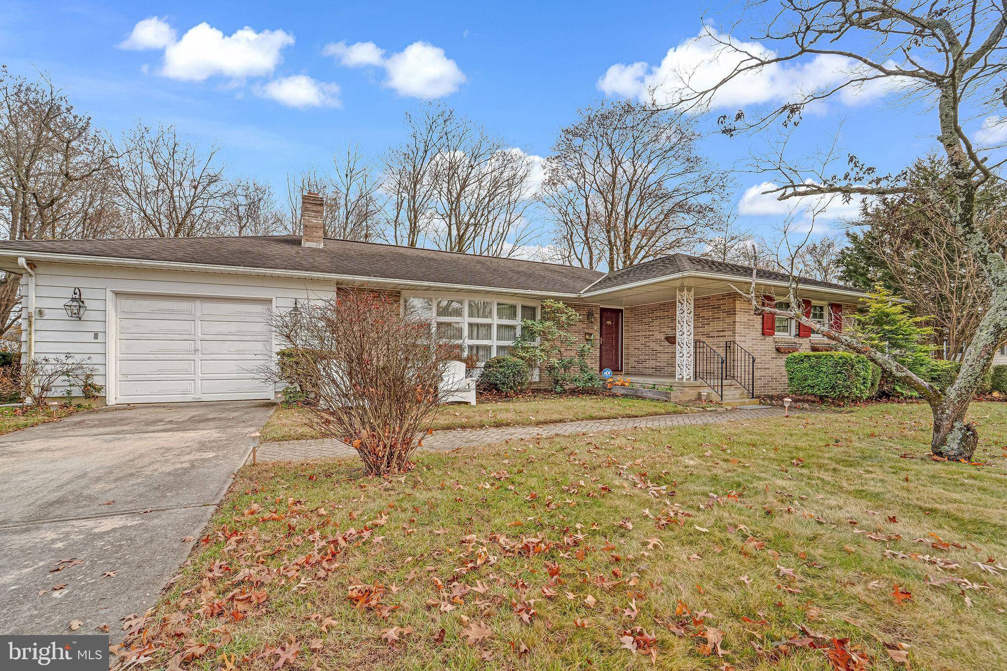 Pemberton, NJ 08068,2 CEDAR LN