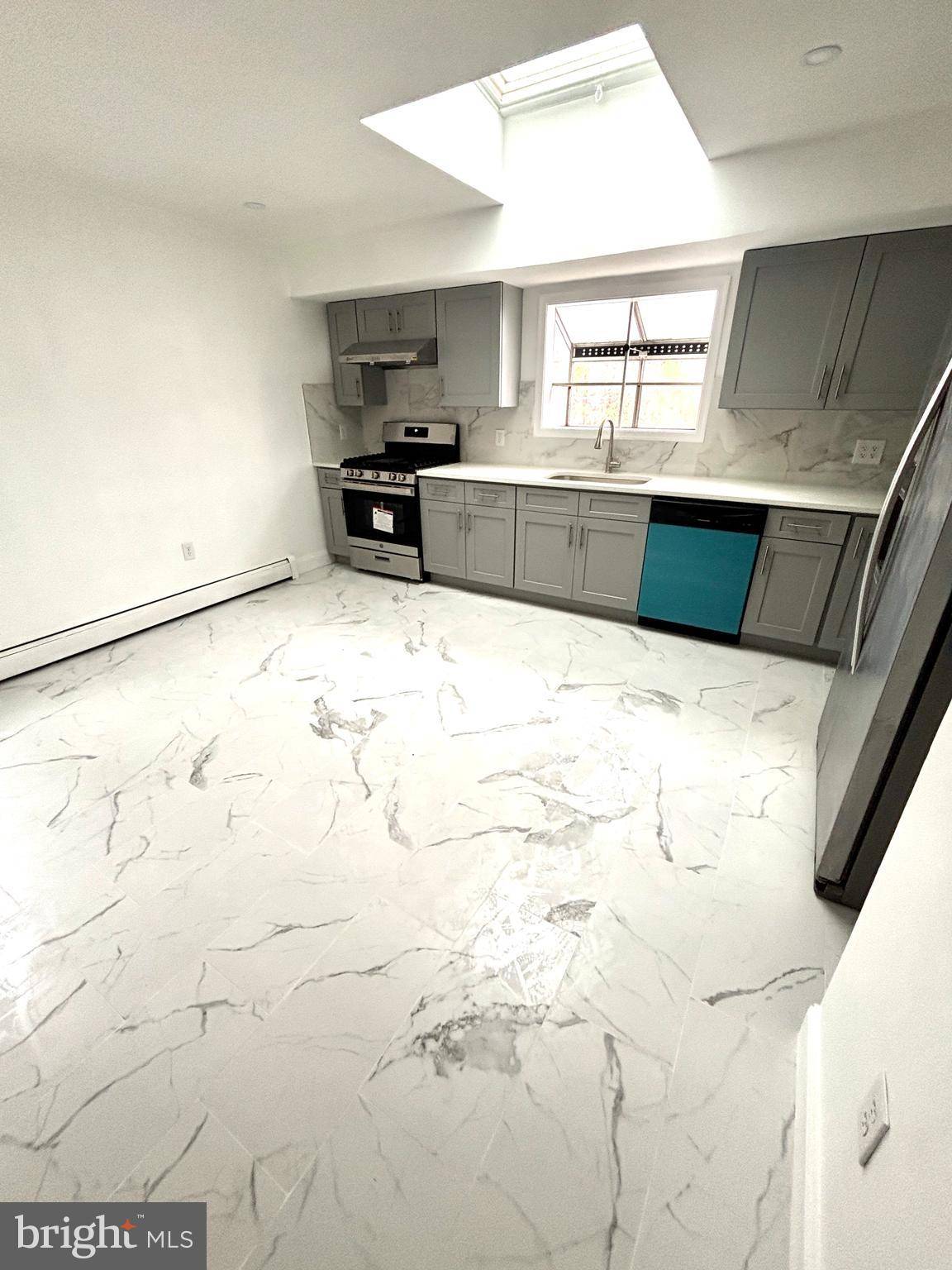 Philadelphia, PA 19135,7119 HEGERMAN ST