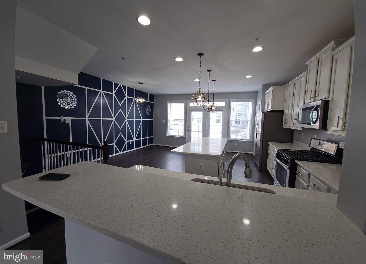 Frederick, MD 21701,211 SPRING BANK AVE