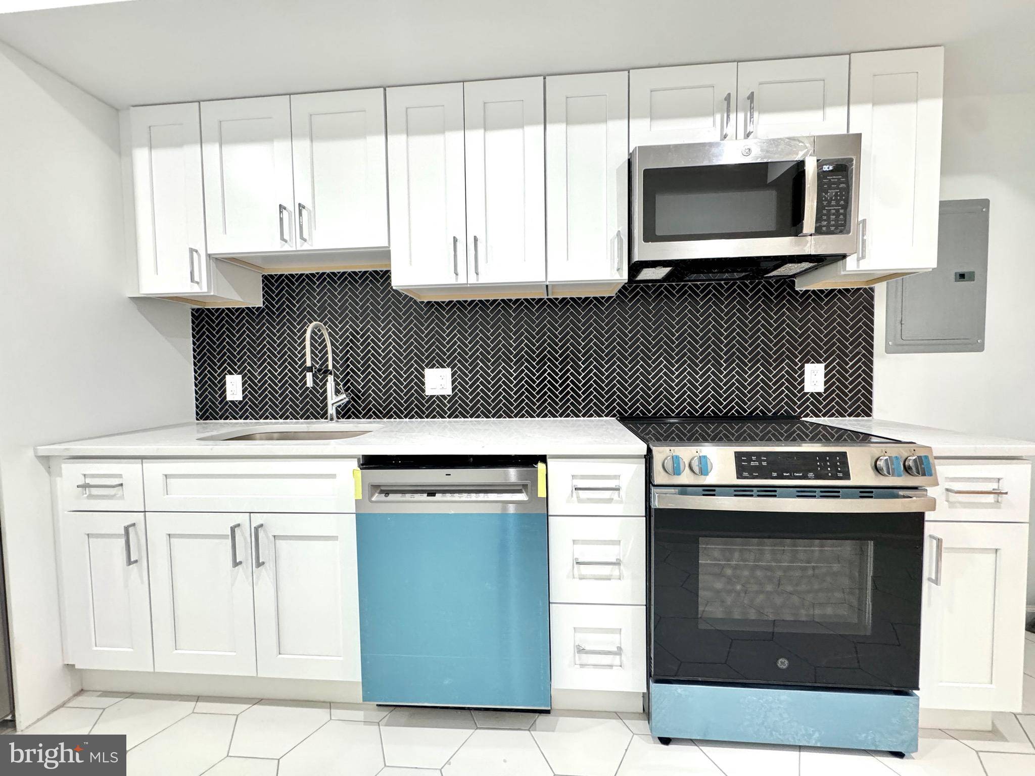 Philadelphia, PA 19147,781 S 3RD ST #2