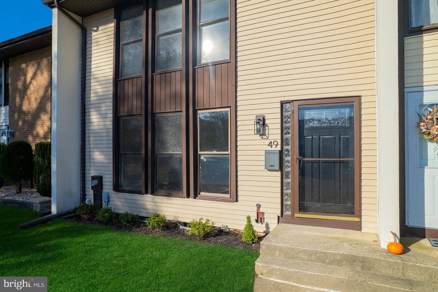 East Windsor, NJ 08520,49 TWIN RIVERS DR N