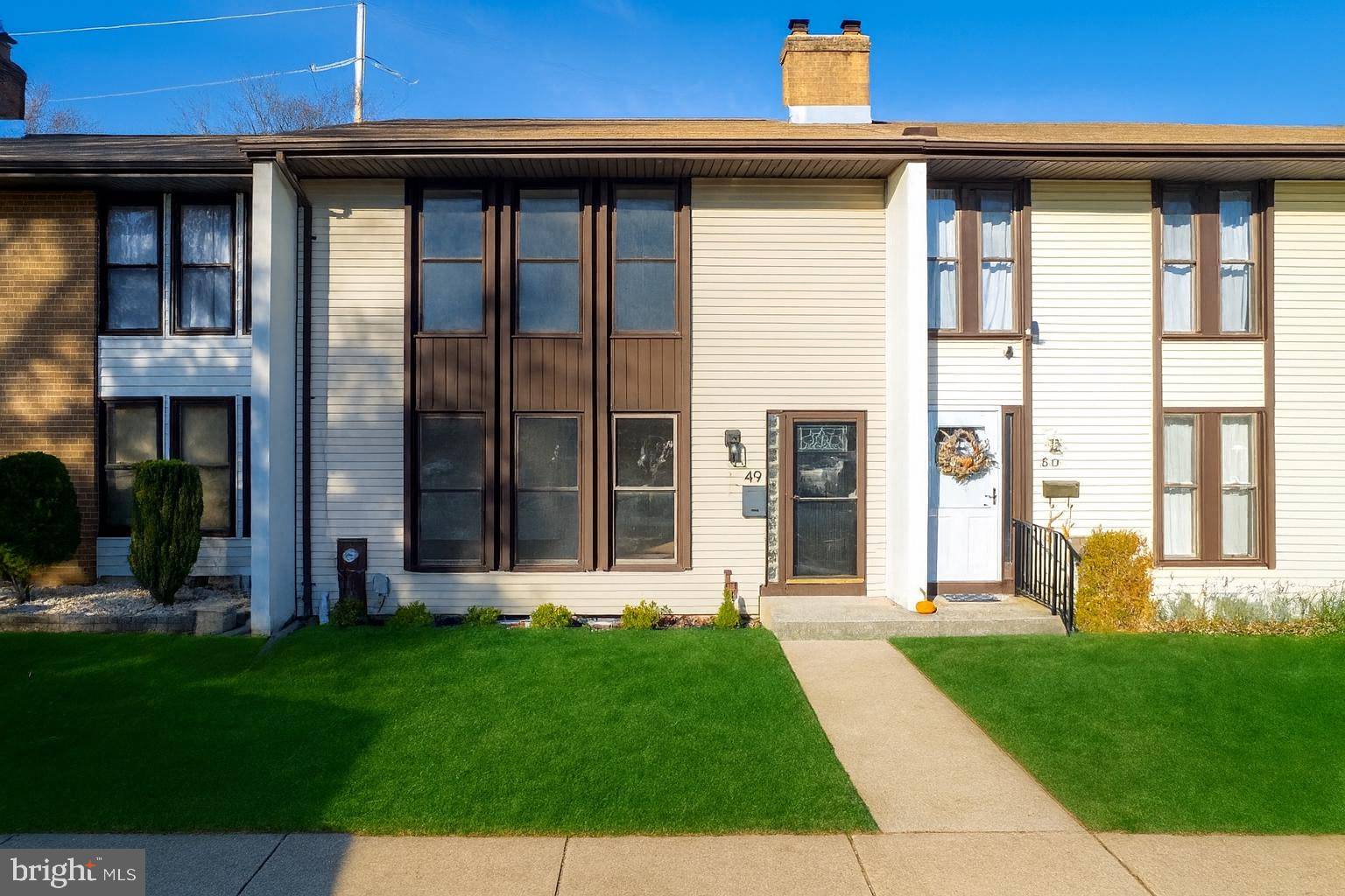 East Windsor, NJ 08520,49 TWIN RIVERS DR N