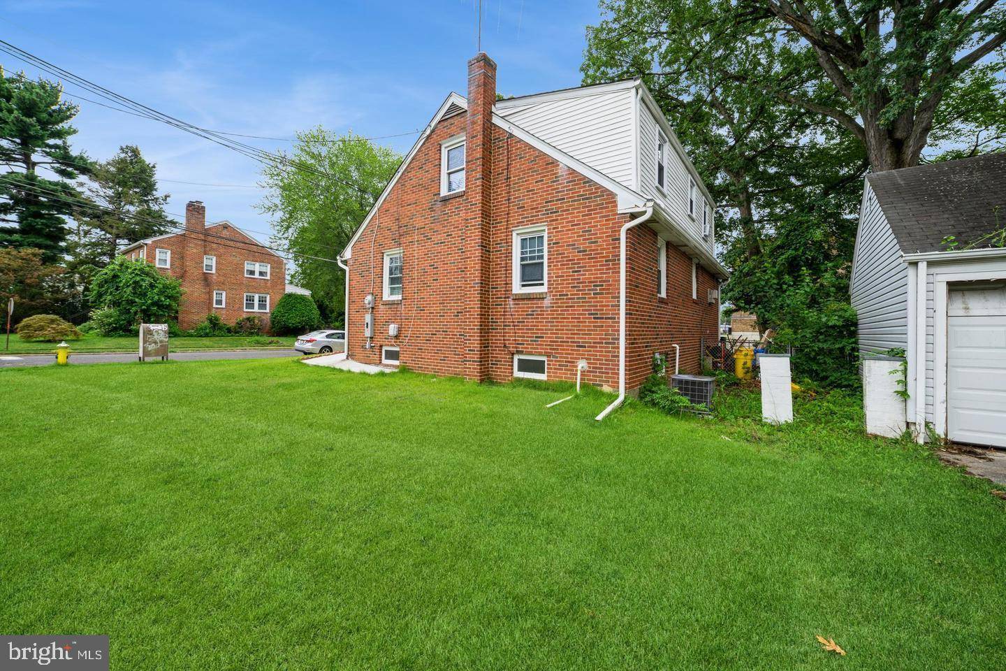 Pennsauken, NJ 08109,5506 WISTERIA AVE