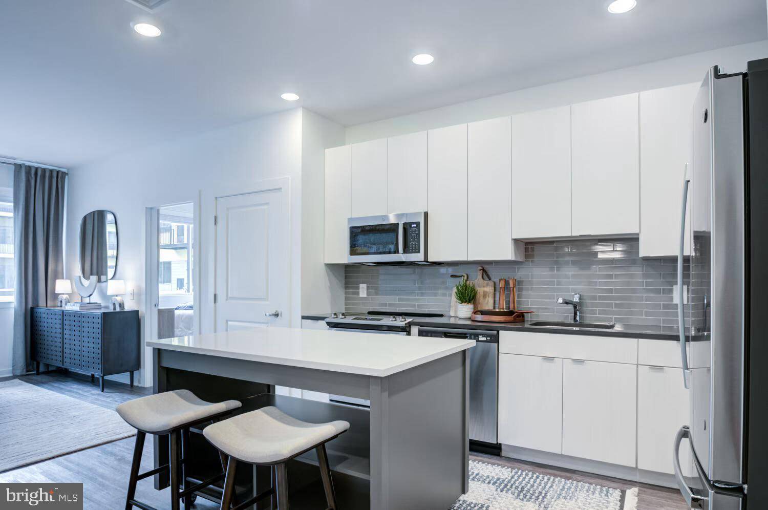 Philadelphia, PA 19123,501-31 N COLUMBUS BLVD #1211