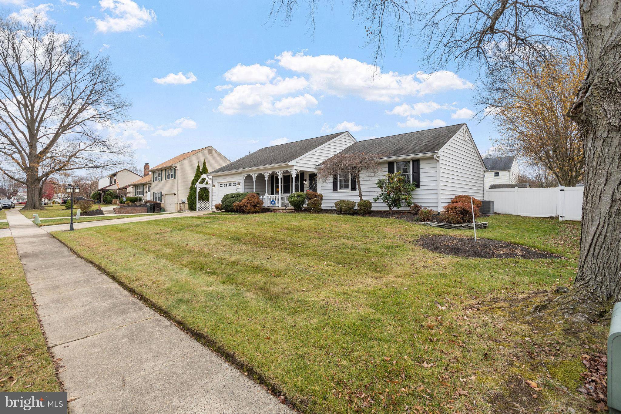 Delran, NJ 08075,228 AQUA LN