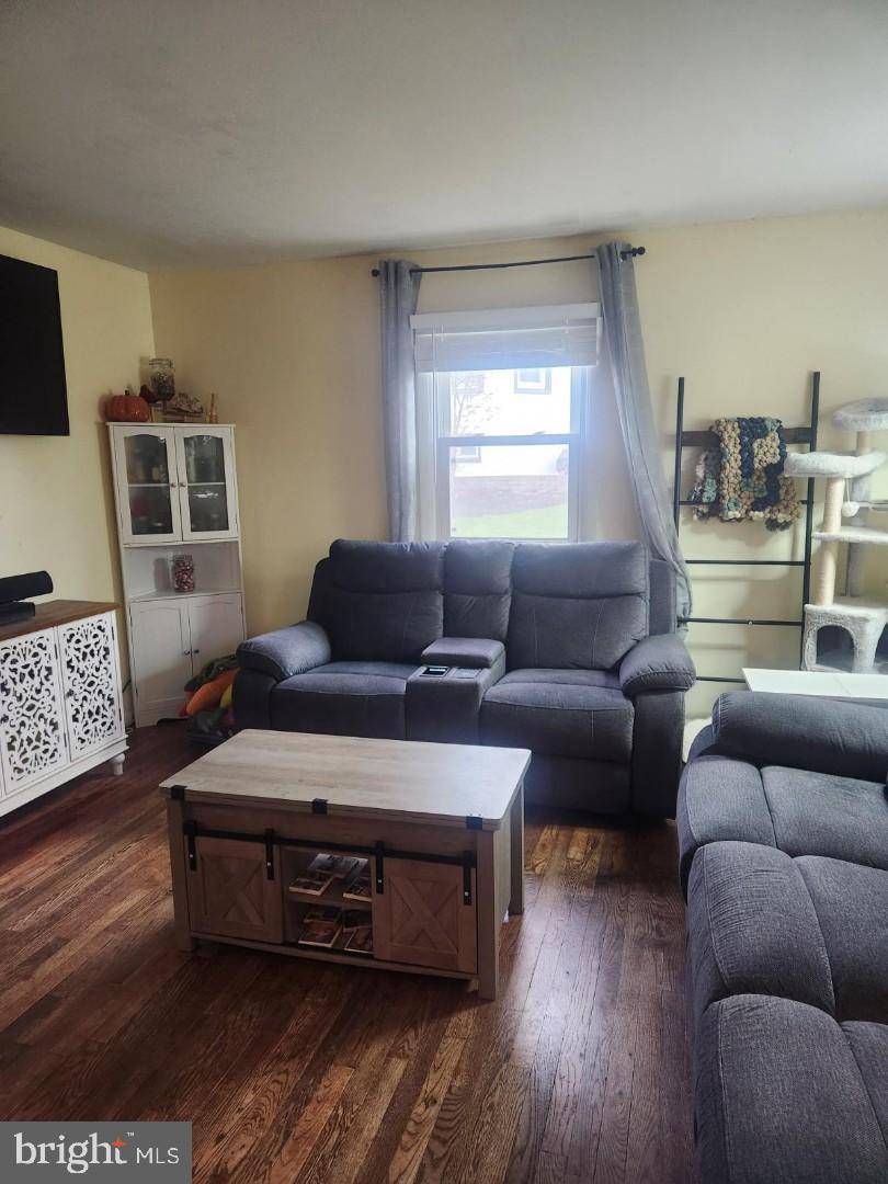 Perkasie, PA 18944,912 ARCH ST