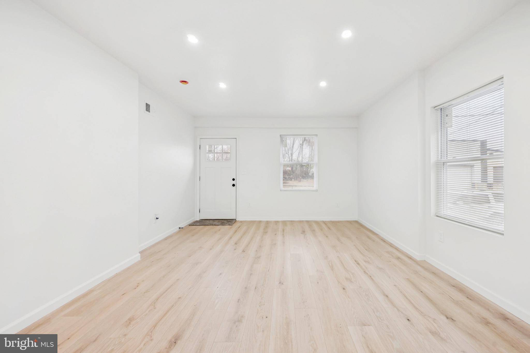 Camden, NJ 08105,2738 LINCOLN AVE