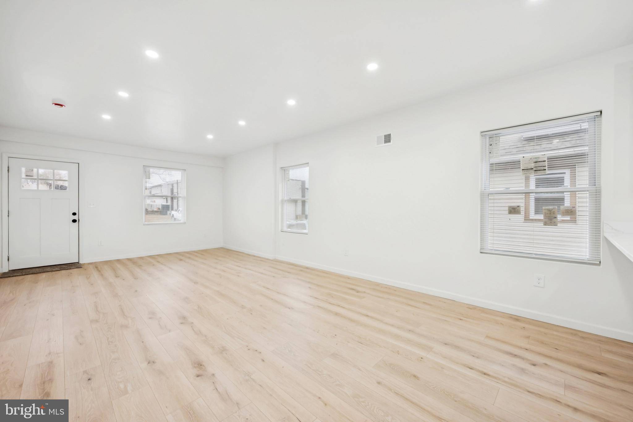 Camden, NJ 08105,2738 LINCOLN AVE