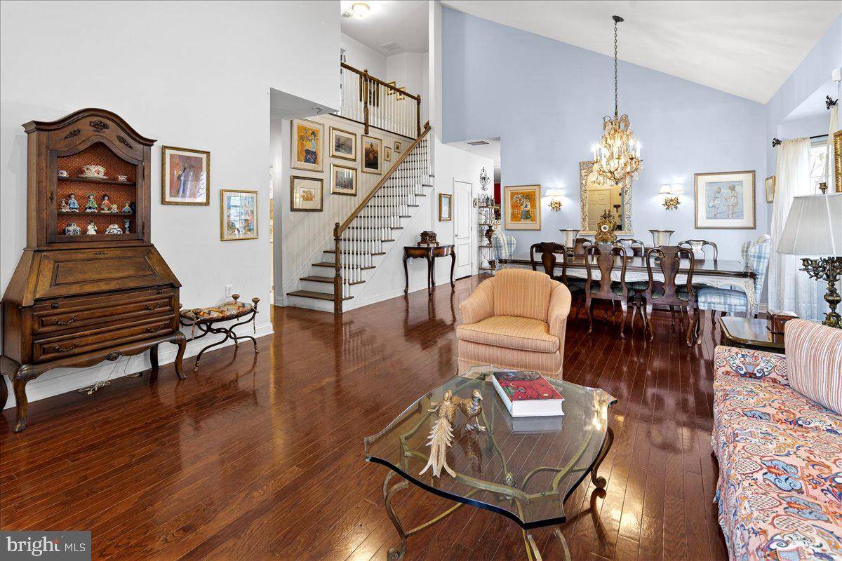 Princeton Junction, NJ 08550,208 SUNFLOWER LN