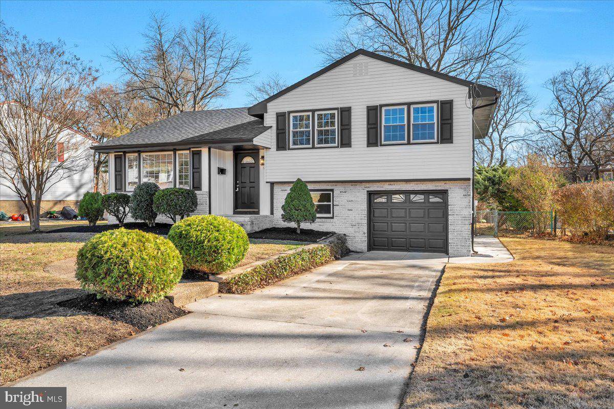 West Deptford, NJ 08096,51 HOLLY DR