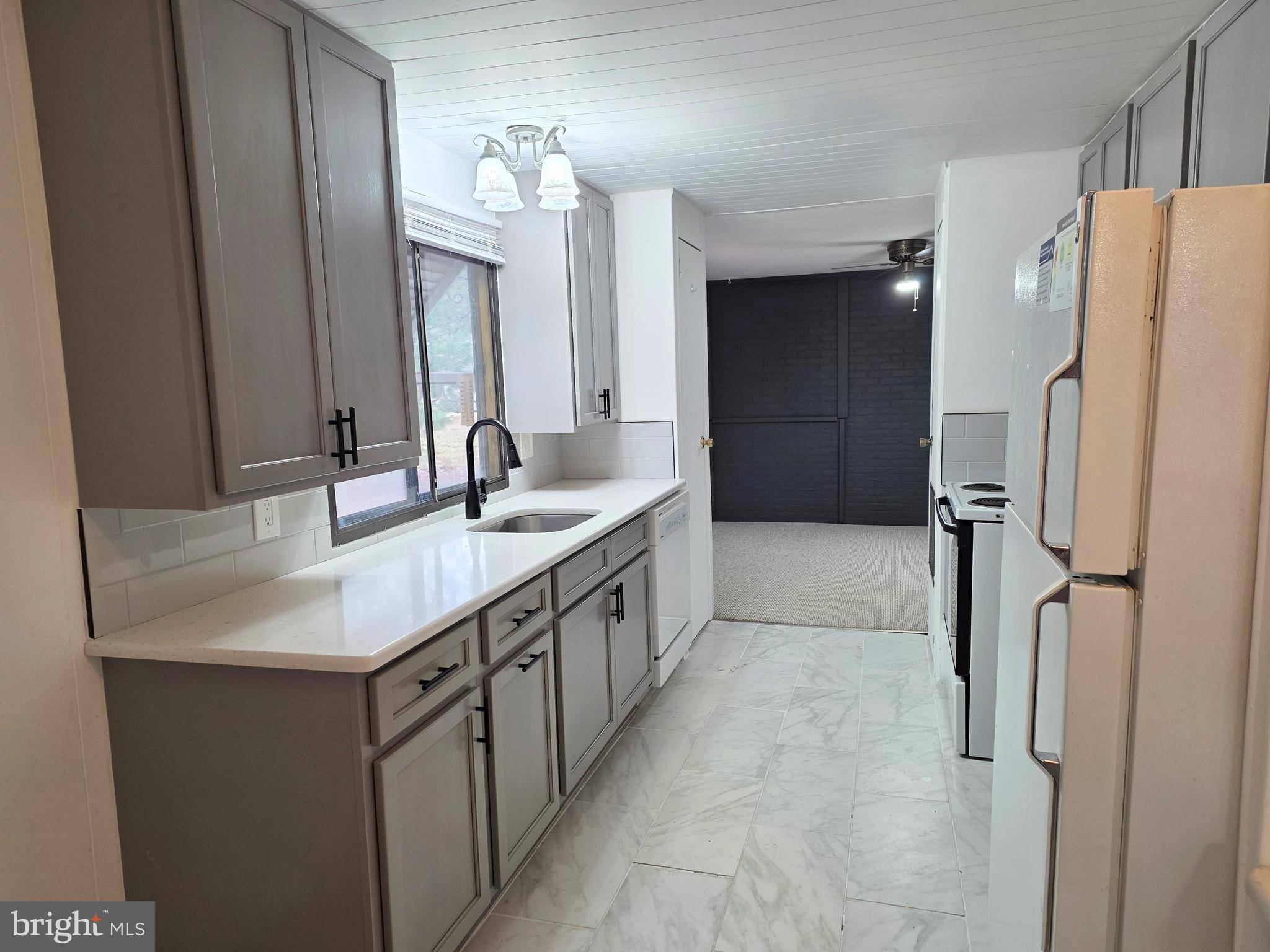 Barnegat, NJ 08005,5 SUSAN DR