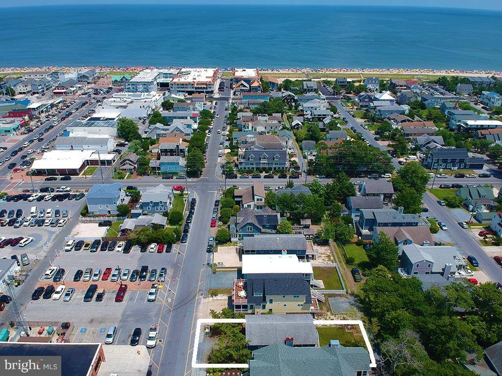 Bethany Beach, DE 19930,212 HOLLYWOOD ST