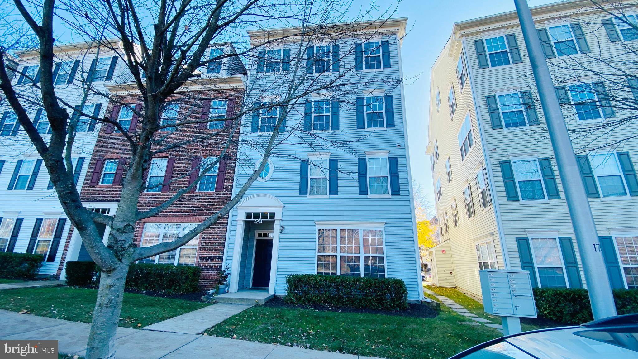 Gaithersburg, MD 20878,924 ORCHARD RIDGE DR #200