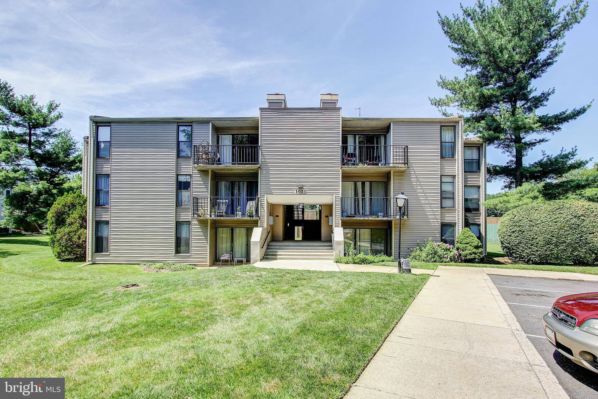 Gaithersburg, MD 20877,102 DUVALL LN #3-103