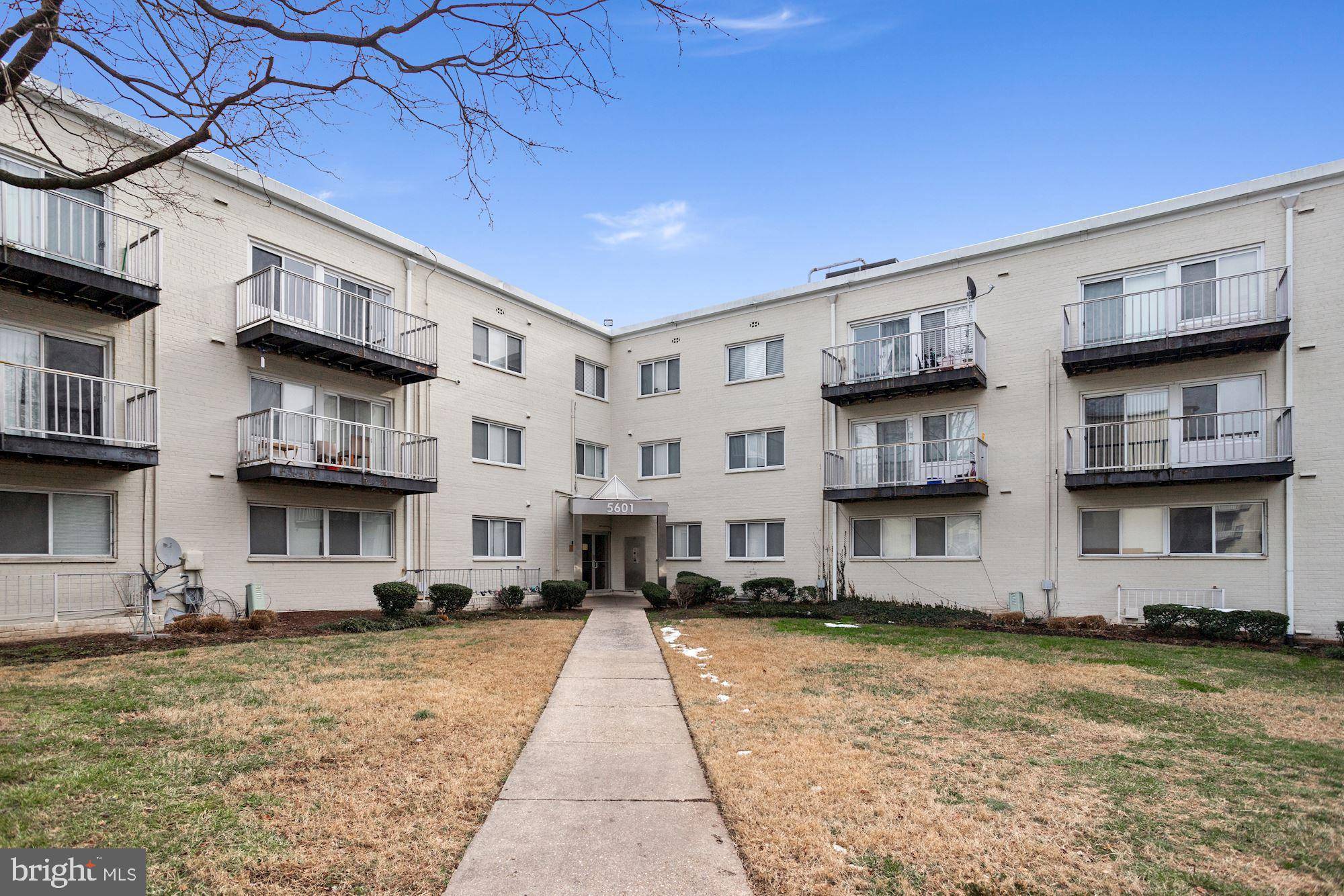 Hyattsville, MD 20782,5601 PARKER HOUSE TER #208