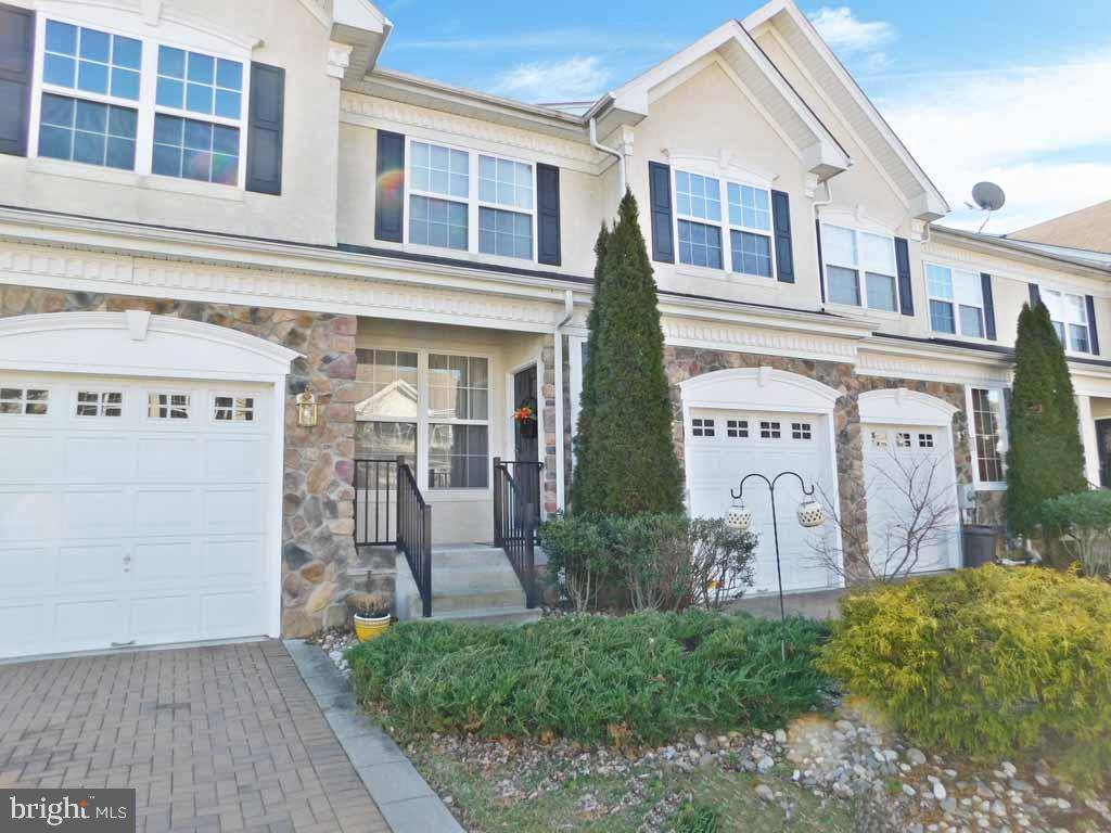 Mount Holly, NJ 08060,3 YORKSHIRE LN