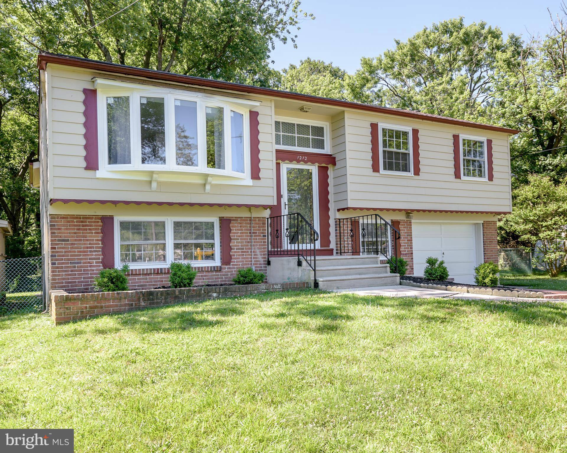 Somerdale, NJ 08083,1212 CLEMENT PL