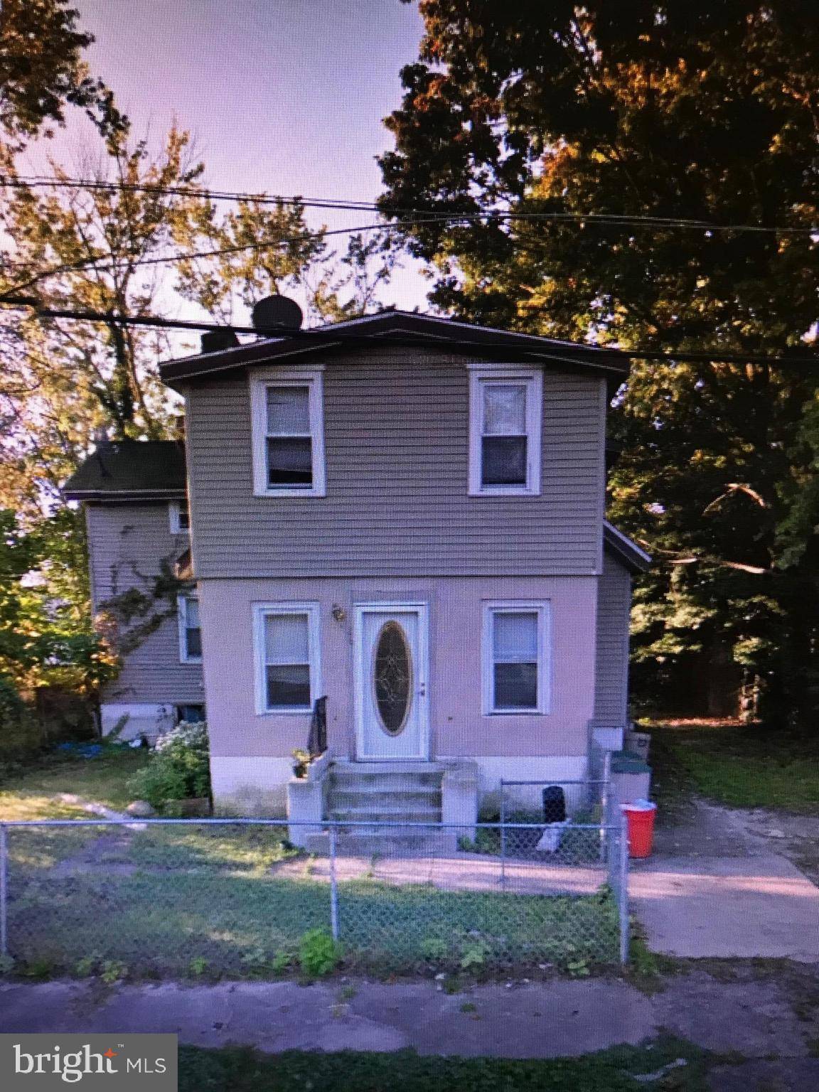 Lawnside, NJ 08045,26 CHARMAN AVE