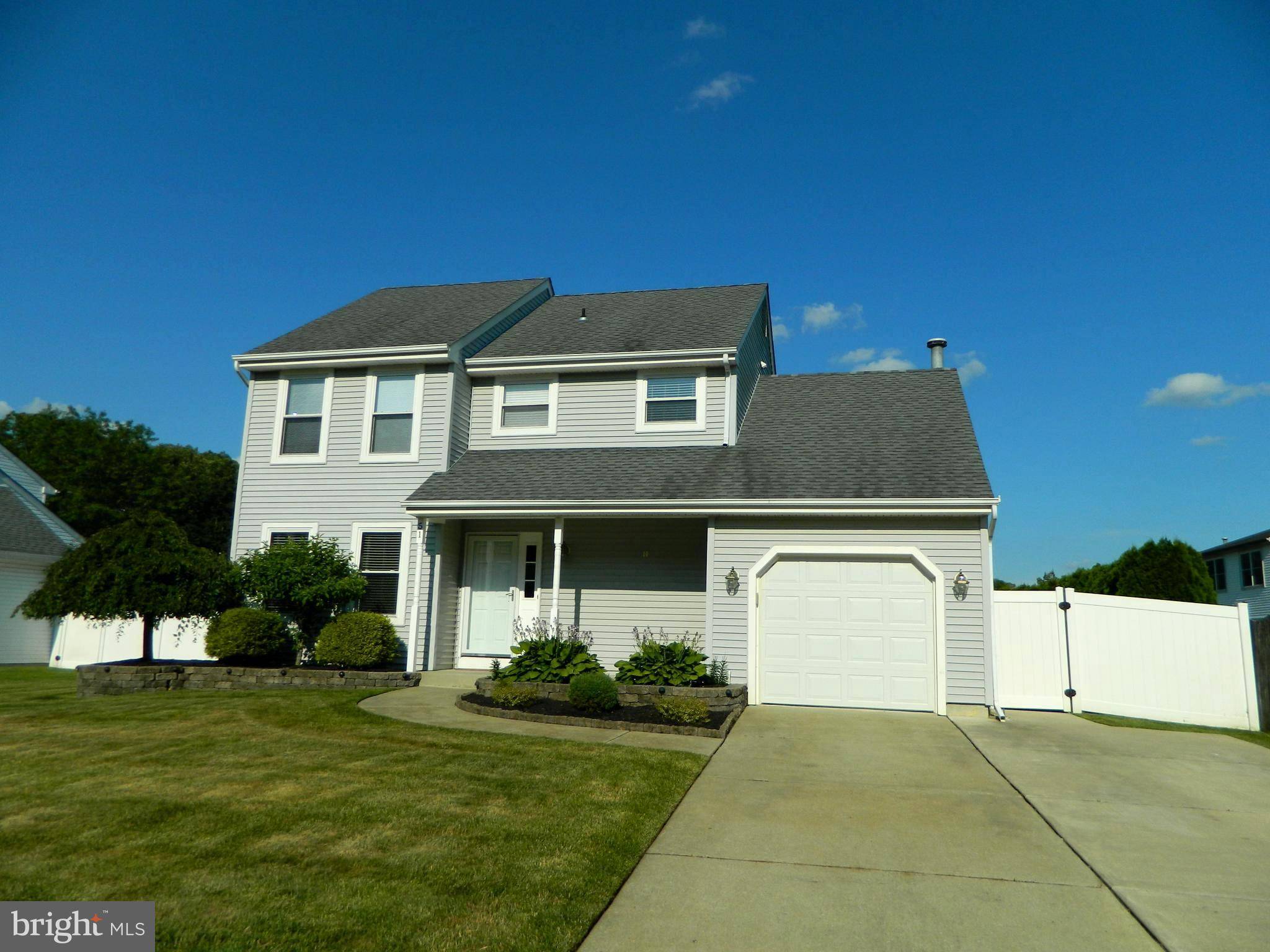 Blackwood, NJ 08012,51 HEMLOCK DR