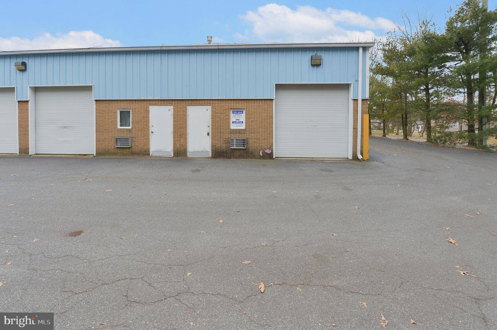 West Berlin, NJ 08091,1040 INDUSTRIAL DR #17