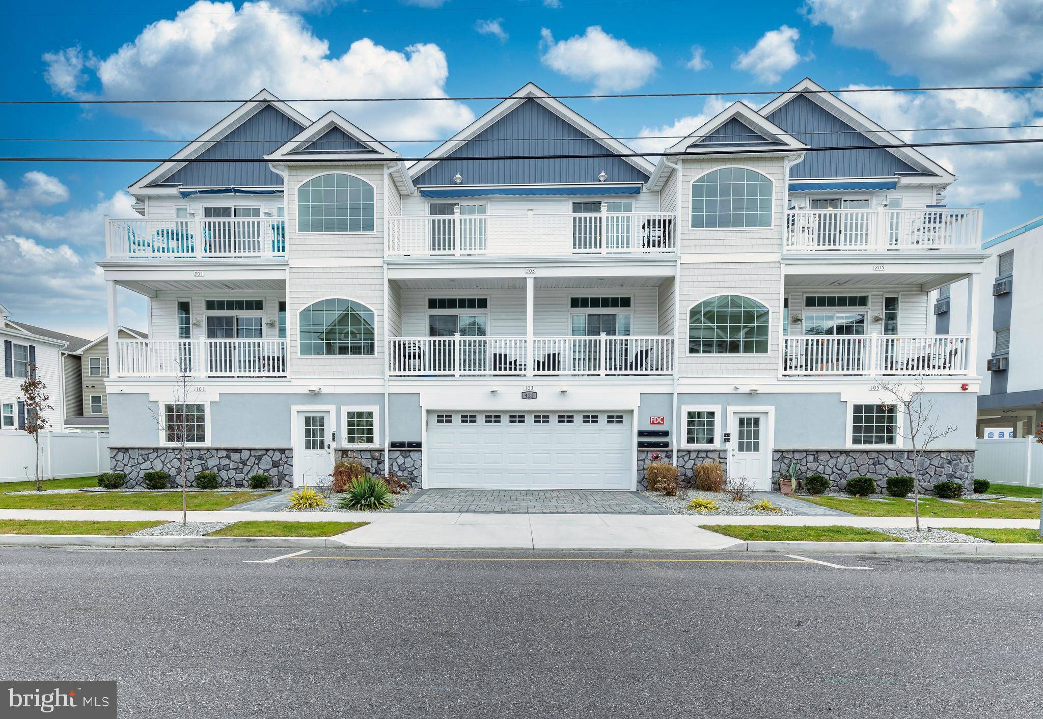 North Wildwood, NJ 08260,421 E 23RD AVE #205