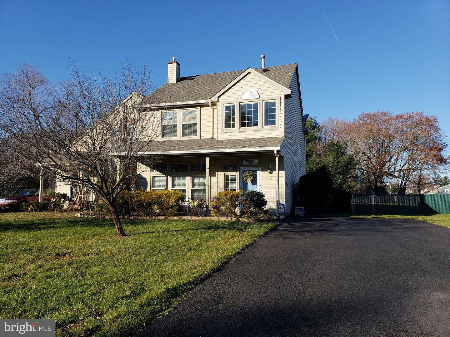 Williamstown, NJ 08094,411 LONGFELLOW DR