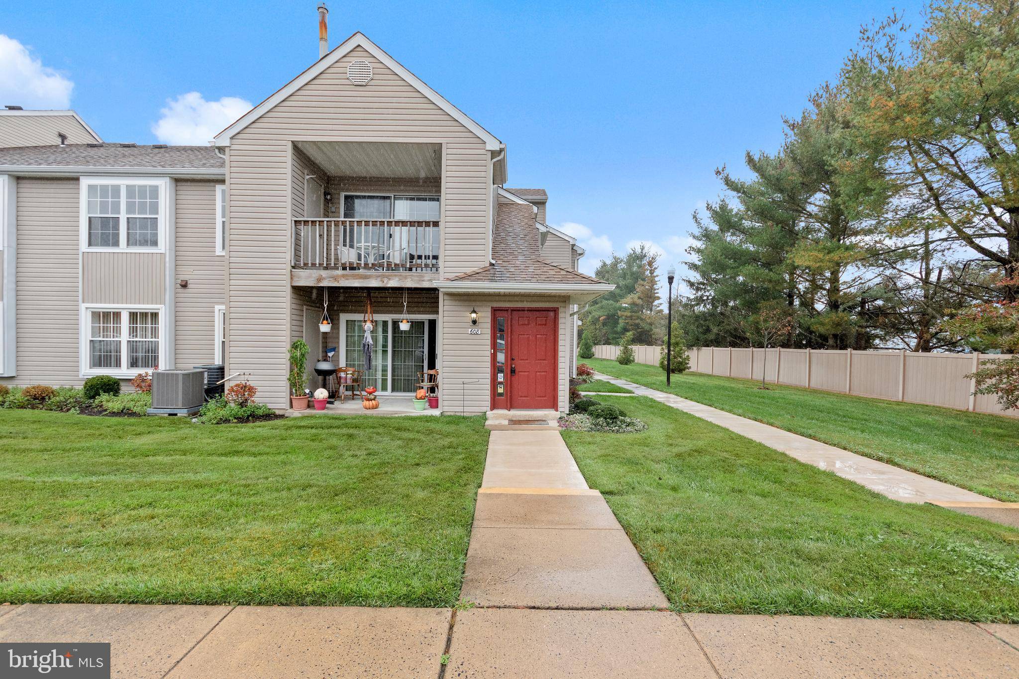 Sewell, NJ 08080,608 BRIARWOOD CT