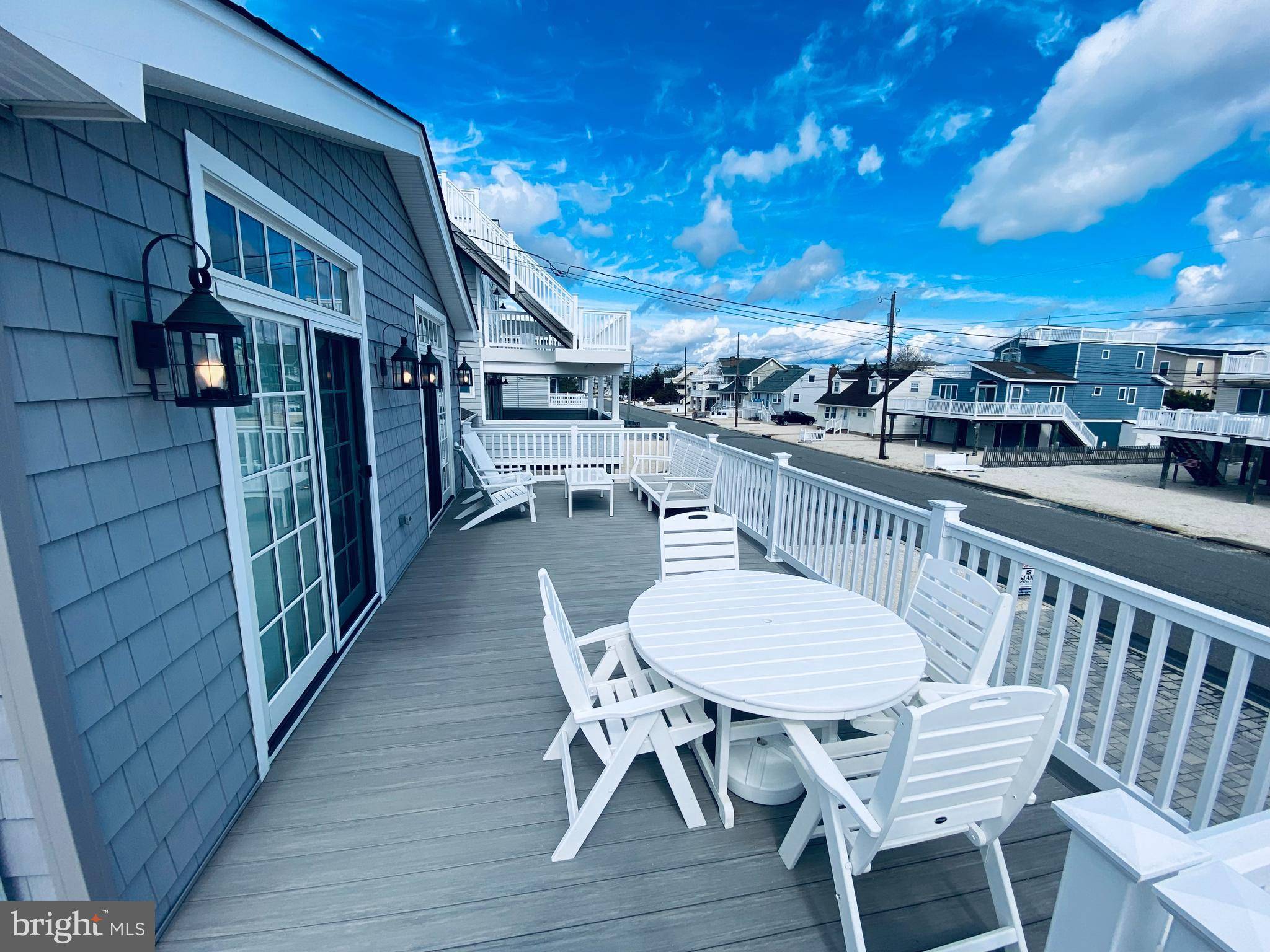 Surf City, NJ 08008,242 N 11TH ST