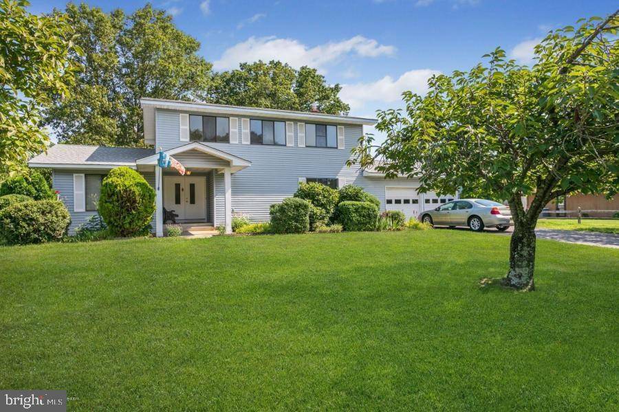 Toms River, NJ 08753,520 SHAWNEE DR