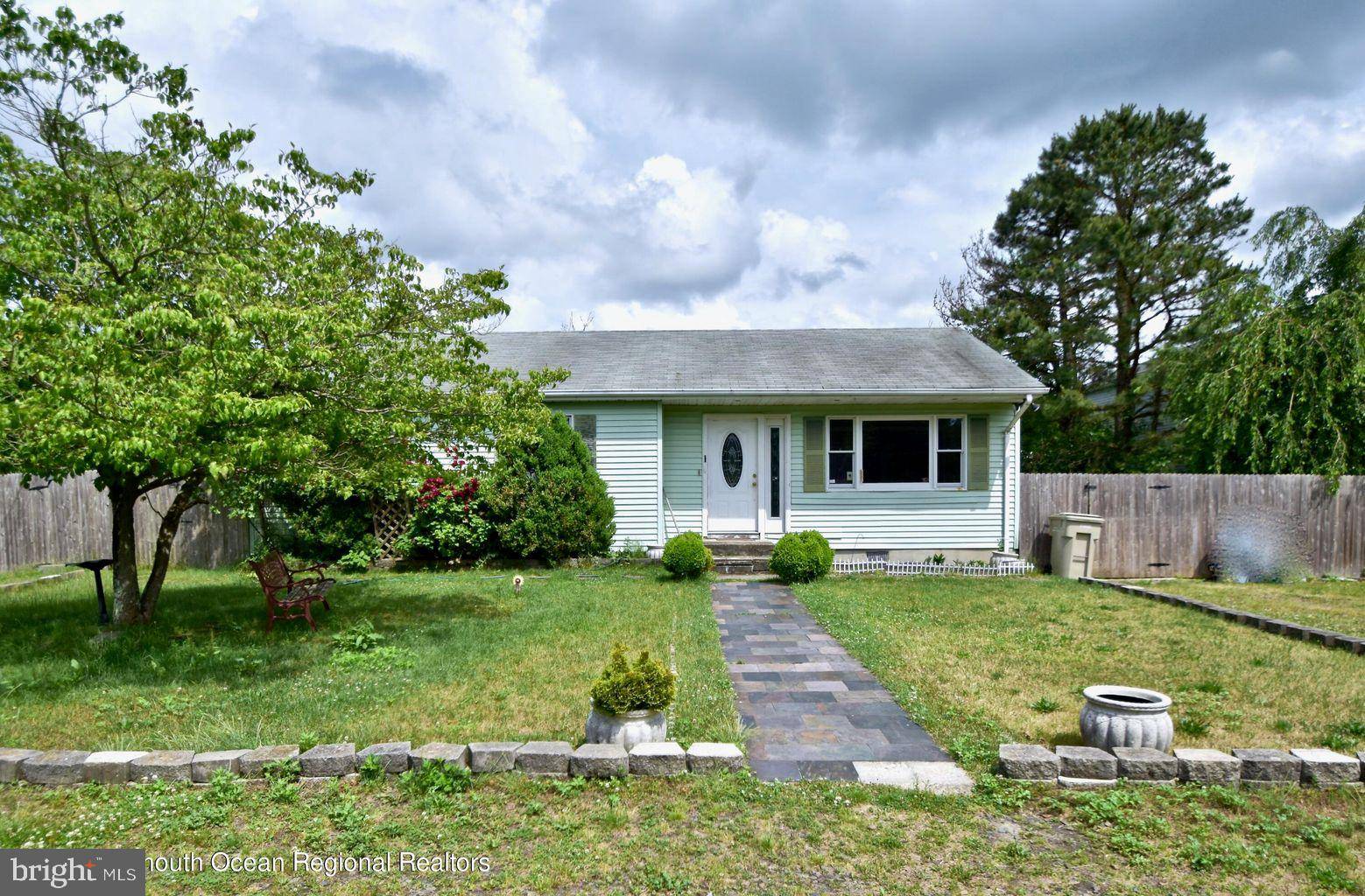 Bayville, NJ 08721,237 GRAND CENTRAL PKWY