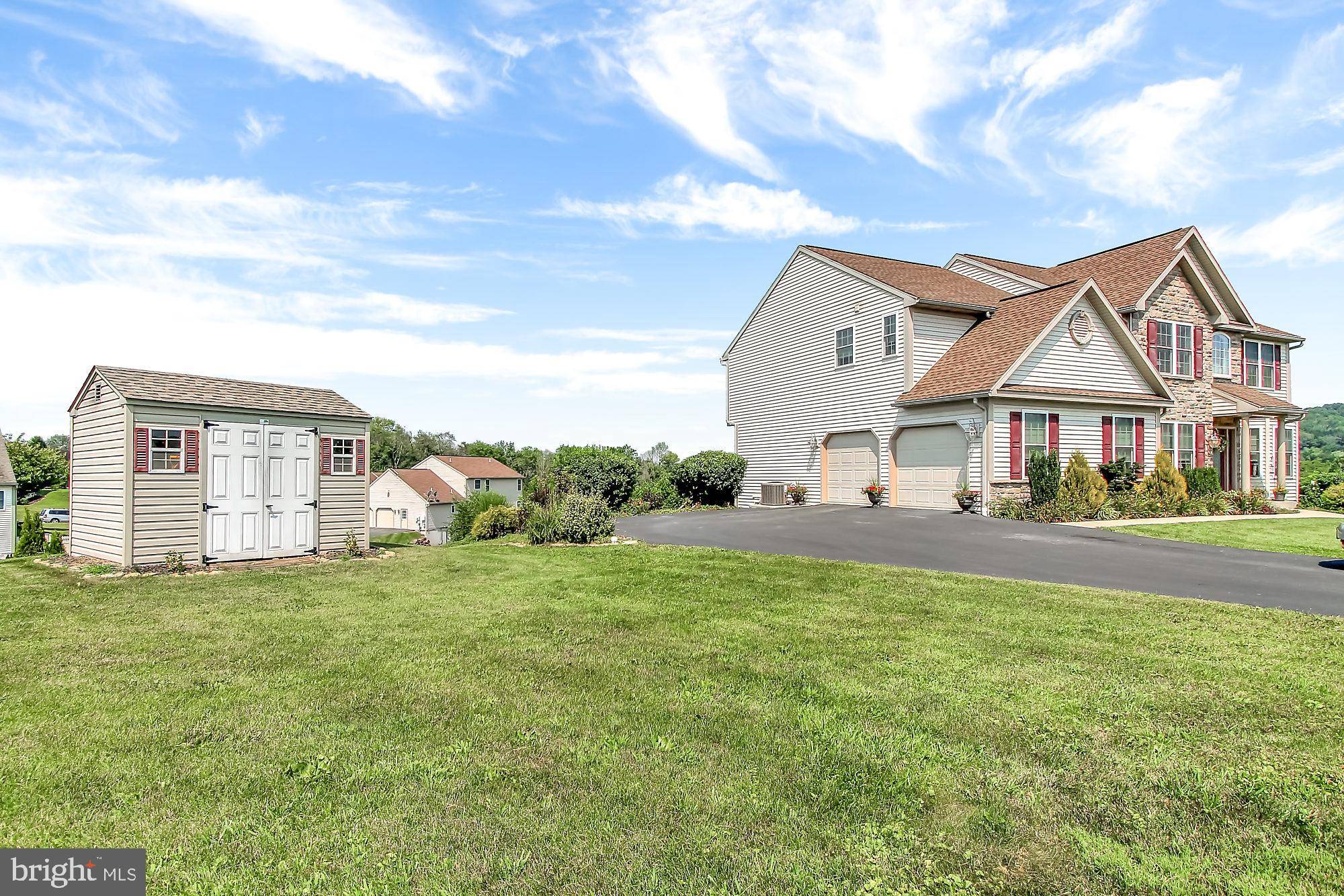 Douglassville, PA 19518,101 FARM VIEW CT