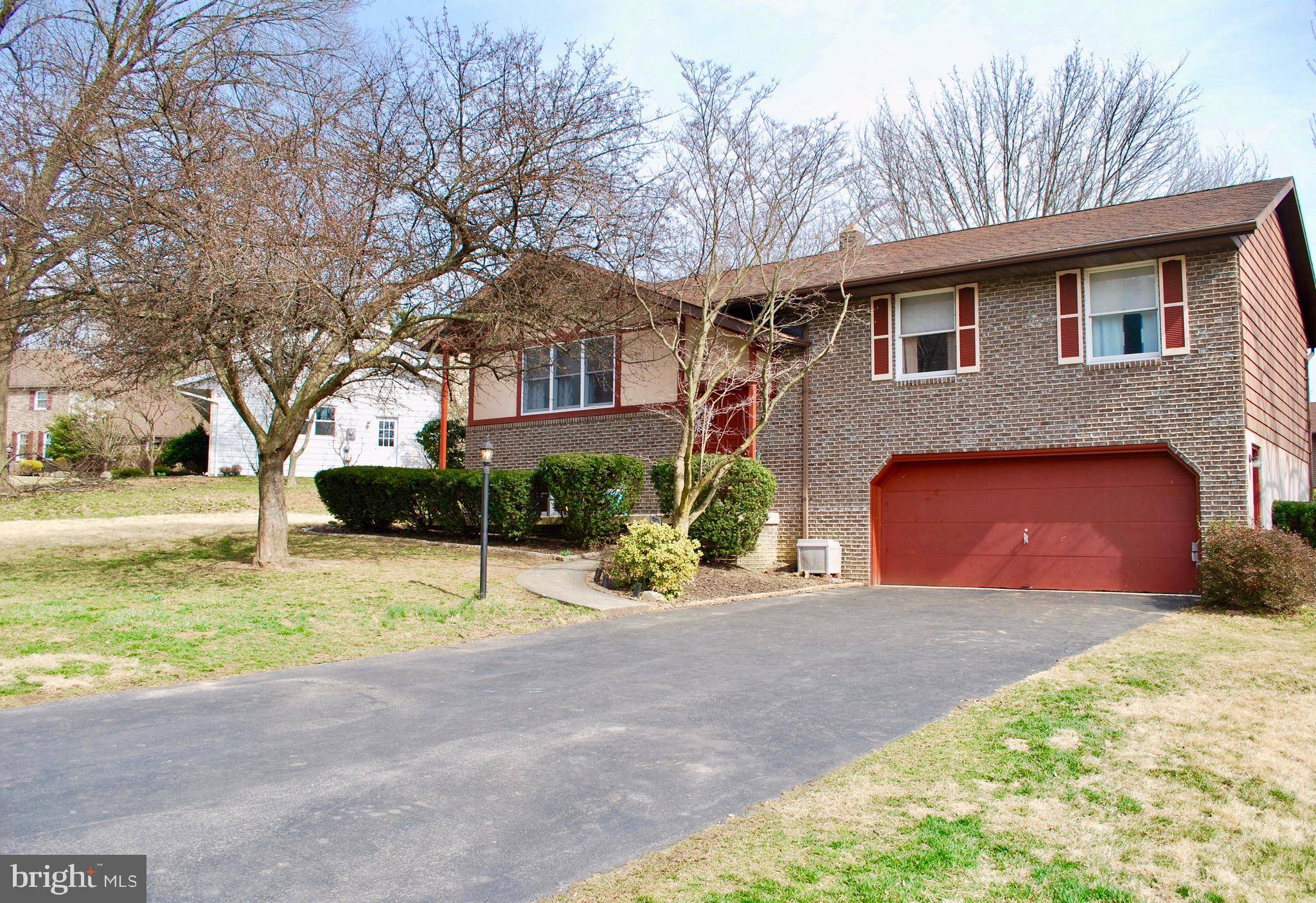 Reading, PA 19606,11 COURTLEIGH PL