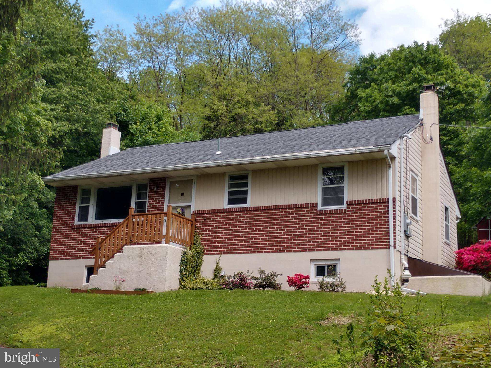 Bechtelsville, PA 19505,17 EHST RD