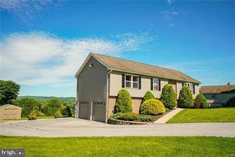 Oley, PA 19547,72 CARRIAGE CIR