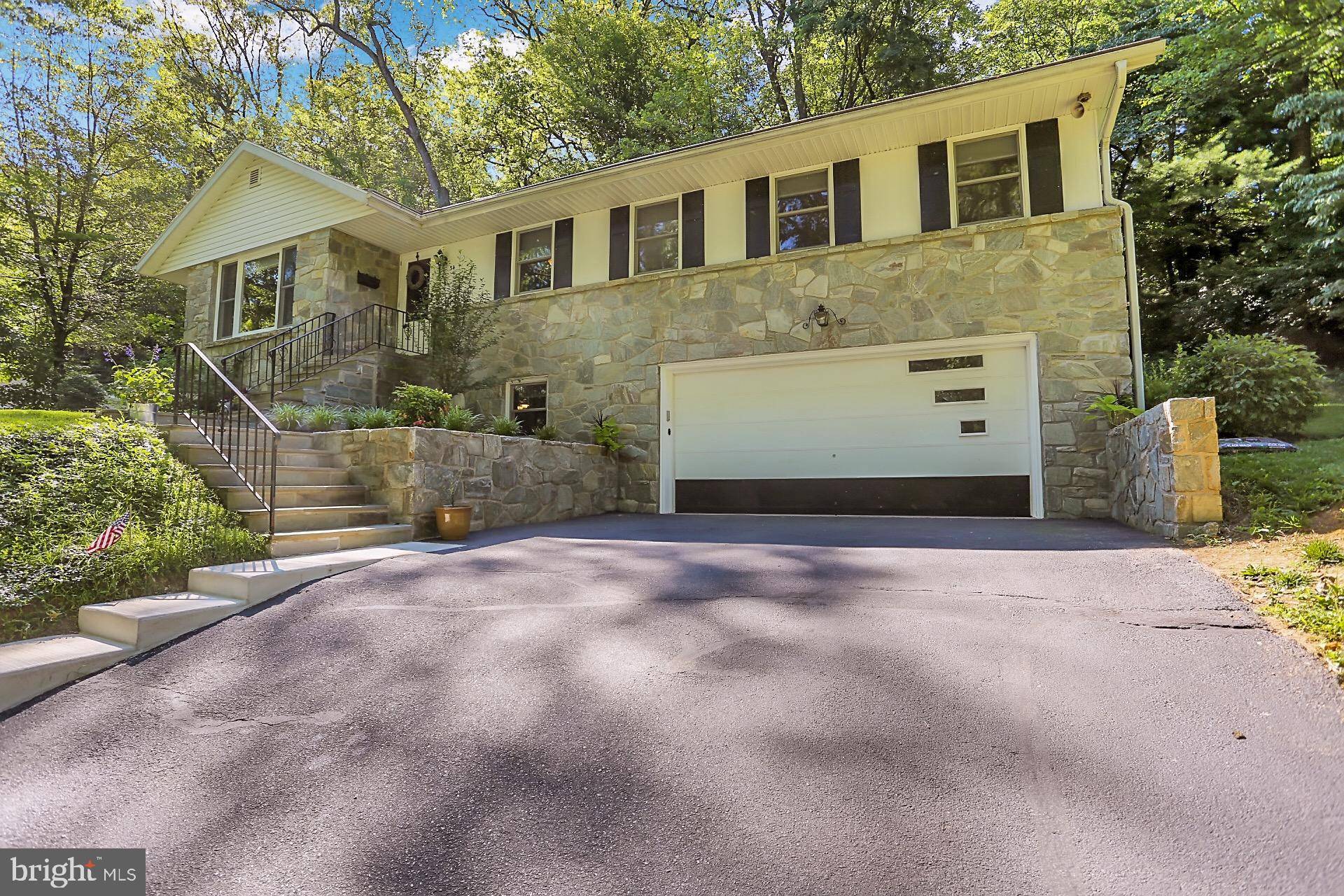 Wyomissing, PA 19610,34 LARCHWOOD RD