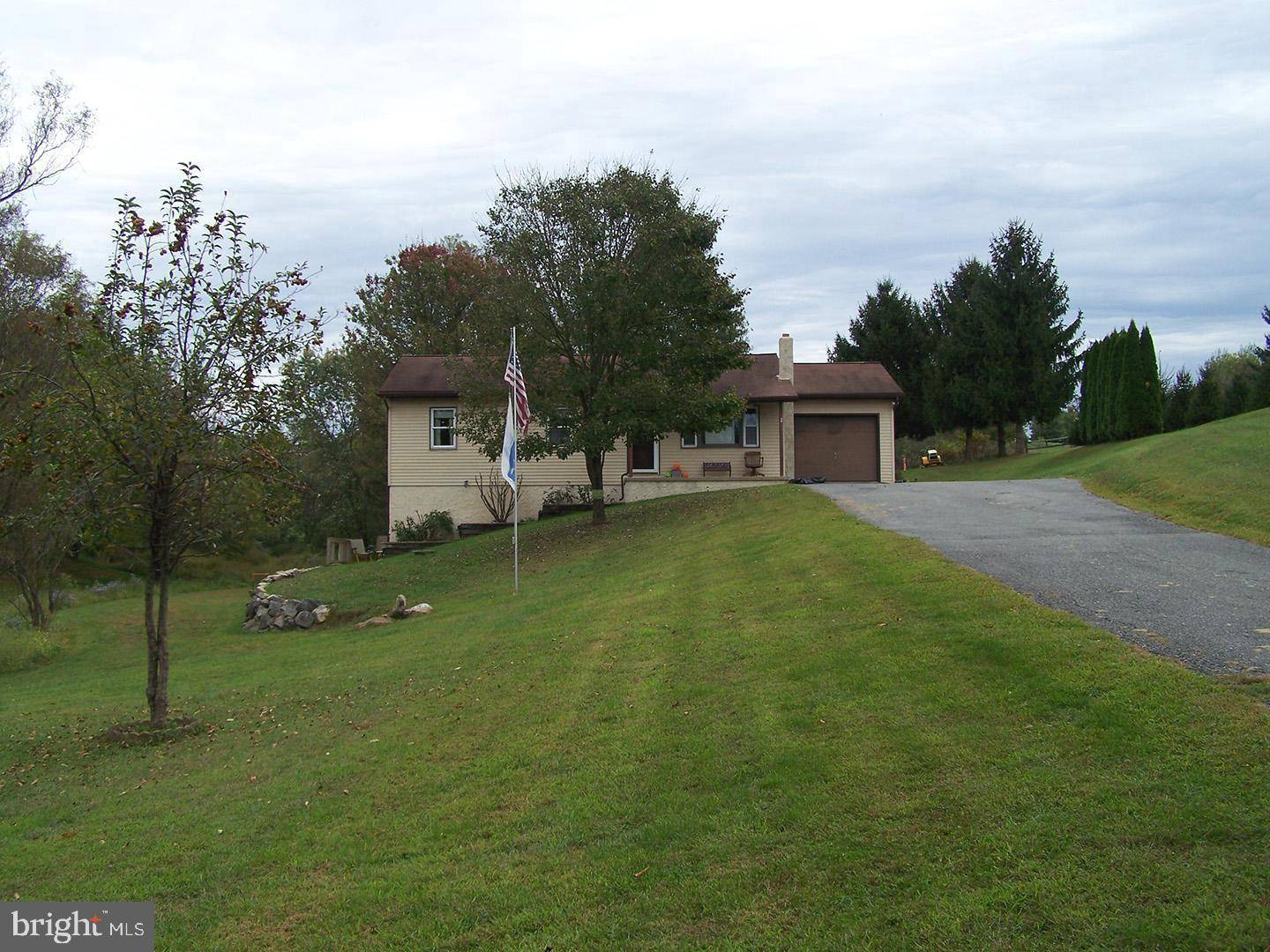 Mohrsville, PA 19541,353 RAKE RD