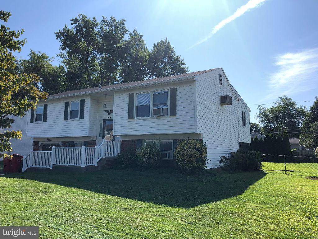 Warminster, PA 18974,221 WELLINGTON DR