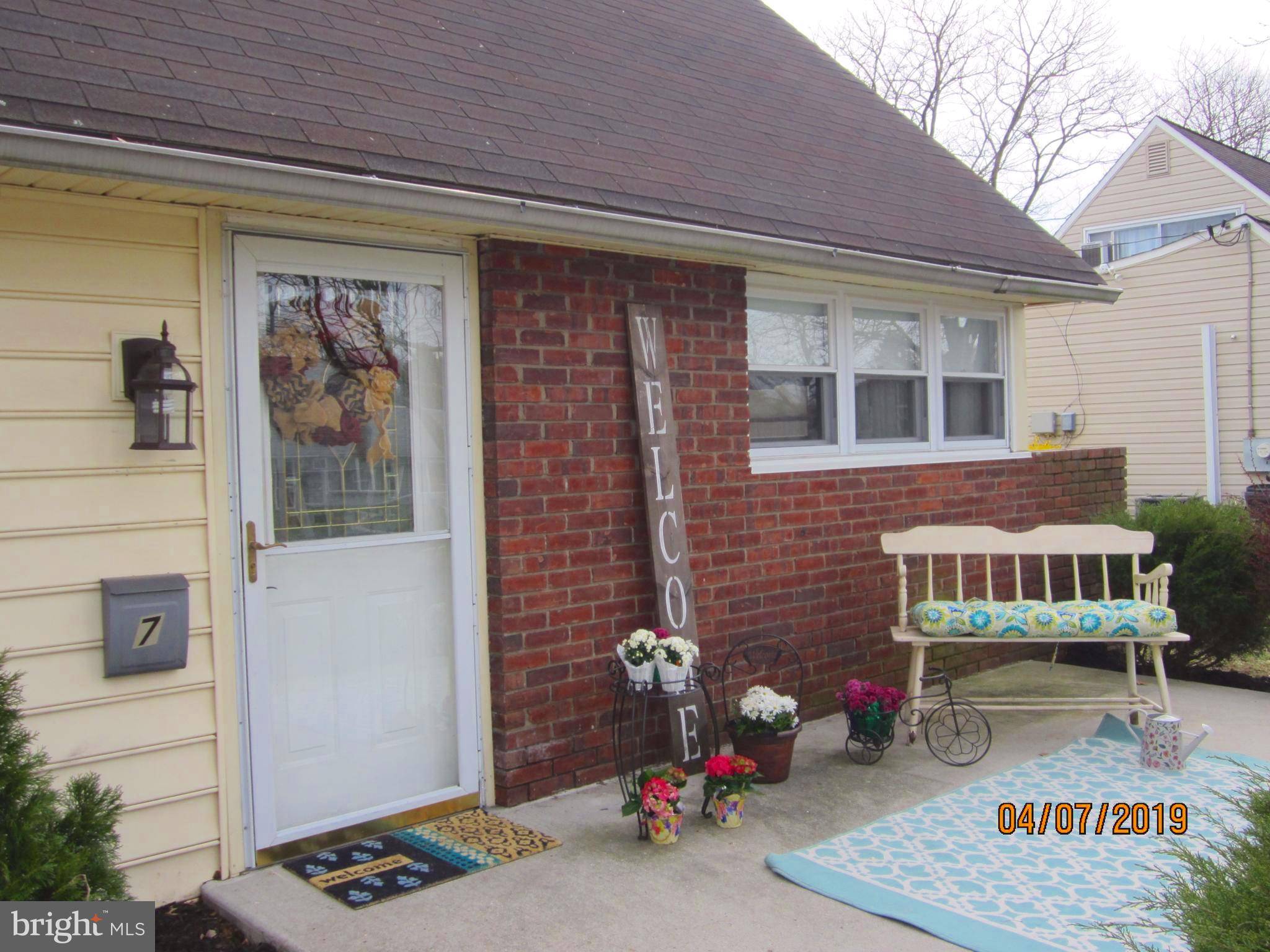 Levittown, PA 19057,7 QUAINT RD