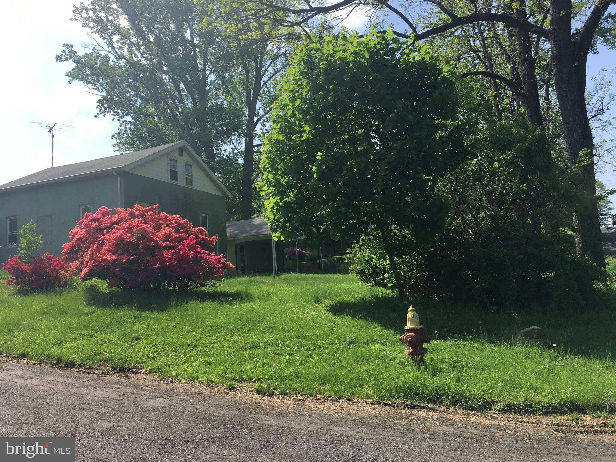 Langhorne, PA 19047,614 KNOLL AVE