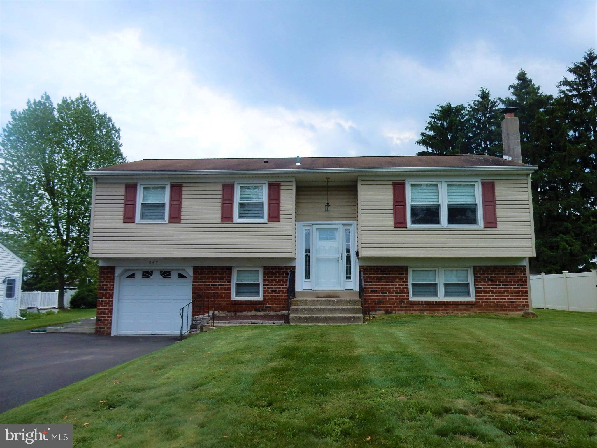 Warminster, PA 18974,247 KIPLING DR