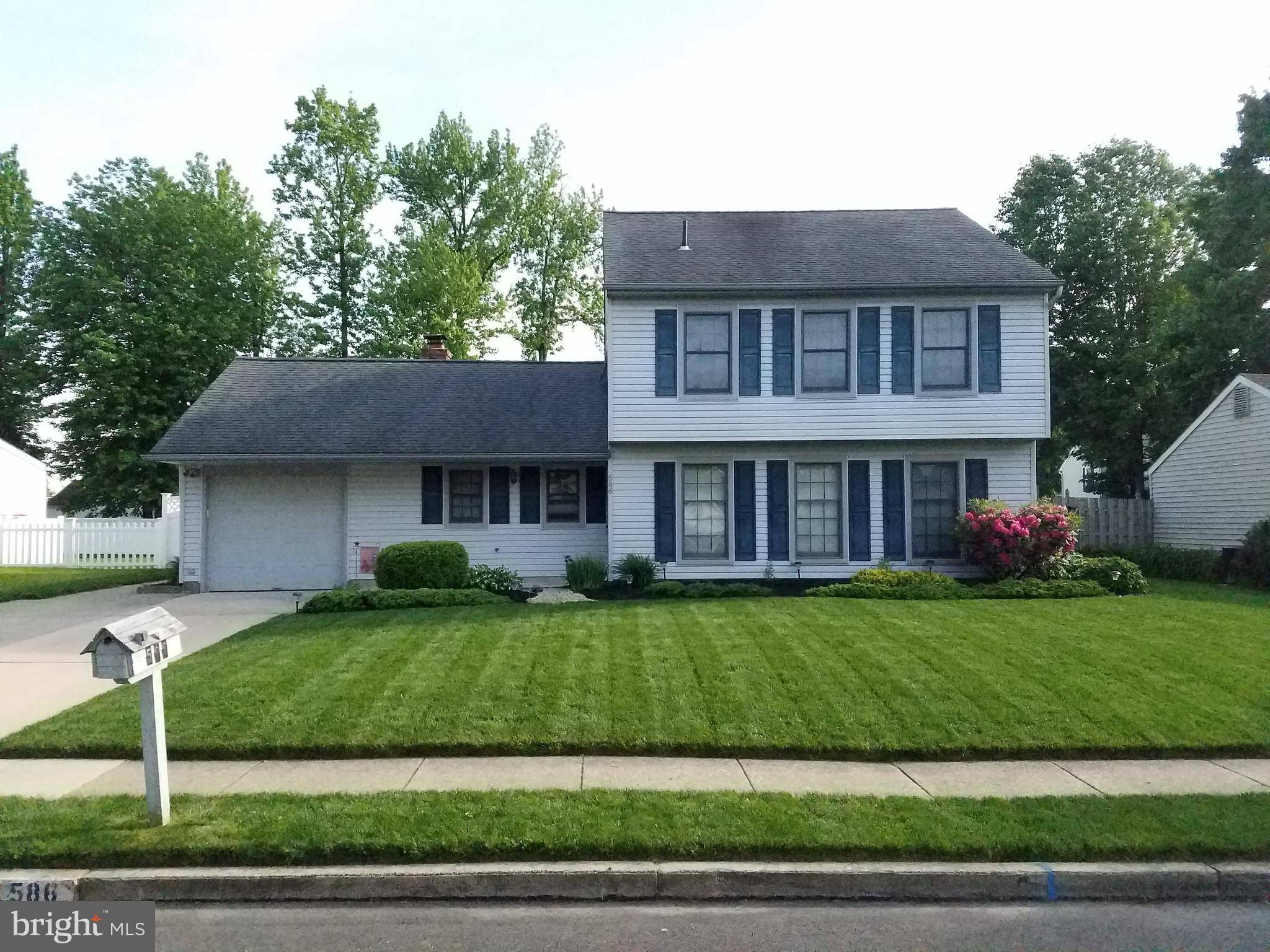 Fairless Hills, PA 19030,586 FERNWOOD LN