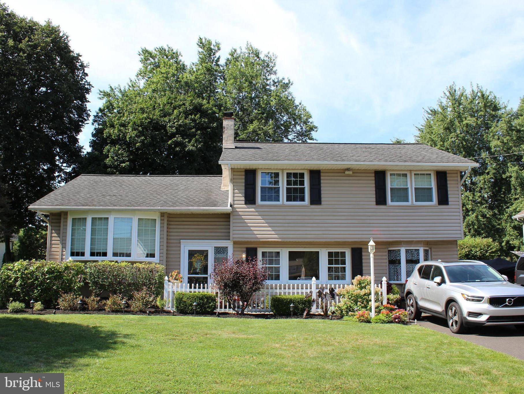 Warminster, PA 18974,378 PATTON DR