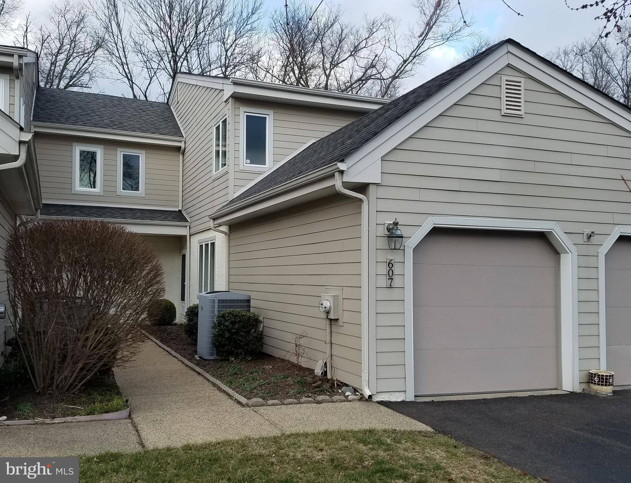 Doylestown, PA 18901,607 HAMPTON CT