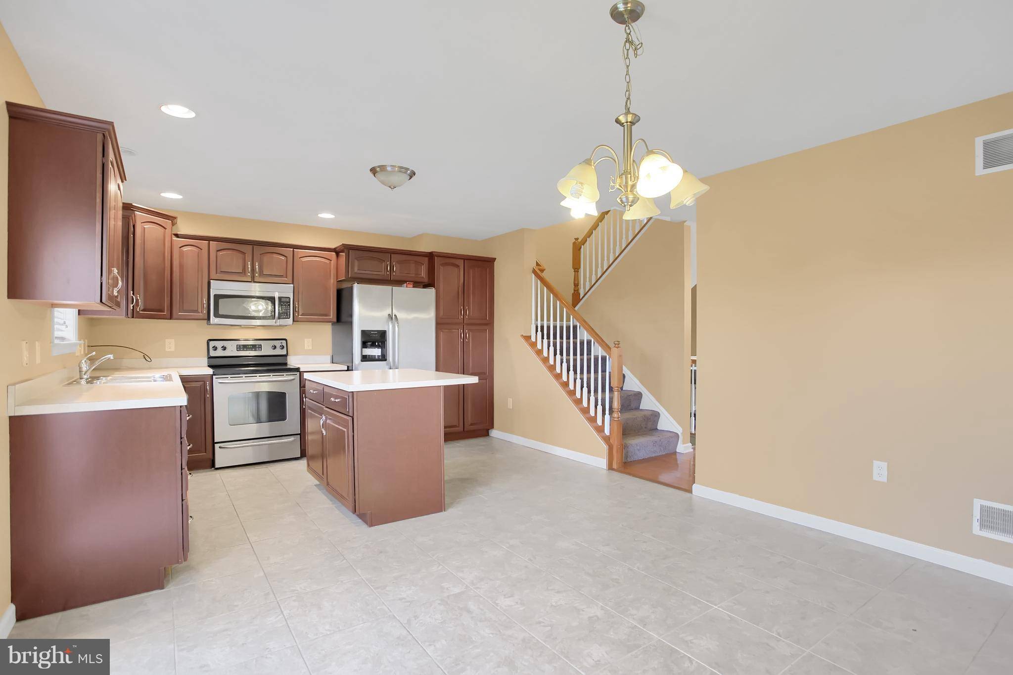 Mechanicsburg, PA 17050,466 WATERLEAF CT