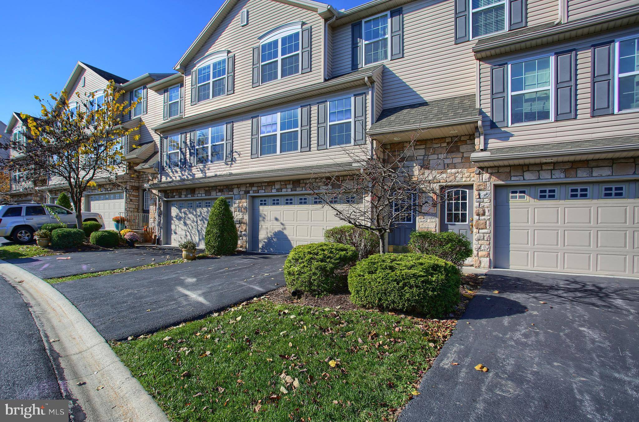 Mechanicsburg, PA 17050,466 WATERLEAF CT